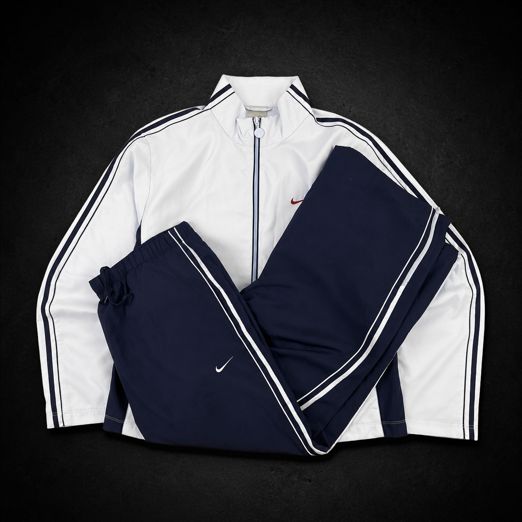 Nike Tracksuit (L)