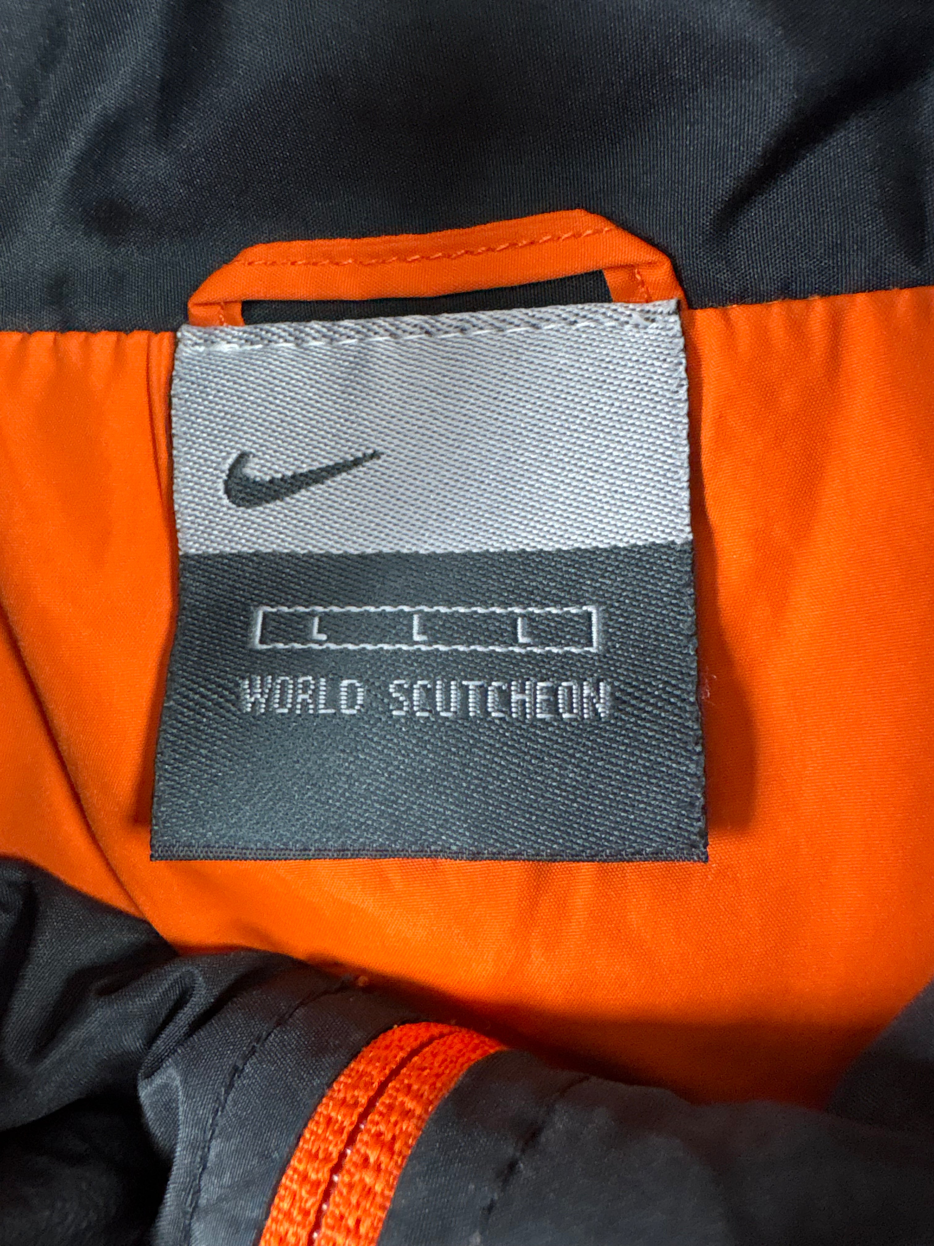 Nike Tracksuit (L)